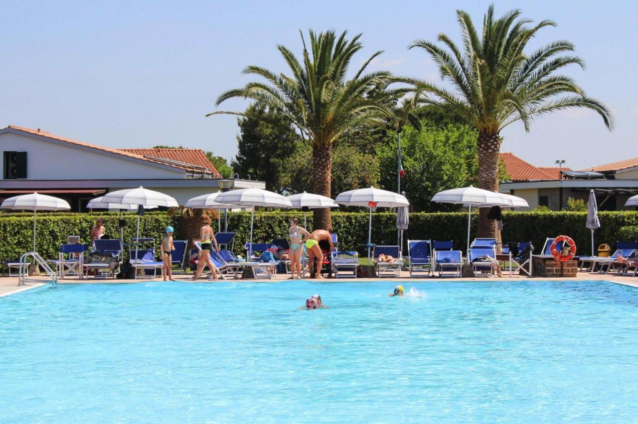 Apartment In Cecina Mare With Outdoor Pool Марина-ді-Чечина Екстер'єр фото